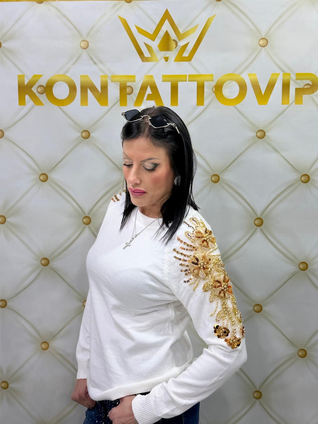 Maglioncino elastico  bianco con ricamo oro